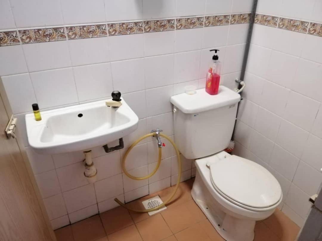 Homestay Perpaduan, Taman Bercham Raya Ulu Kinta Ipoh Perak Kampong Batu Lapan  Eksteriør bilde