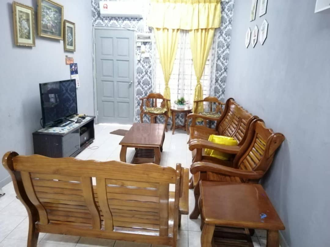Homestay Perpaduan, Taman Bercham Raya Ulu Kinta Ipoh Perak Kampong Batu Lapan  Eksteriør bilde