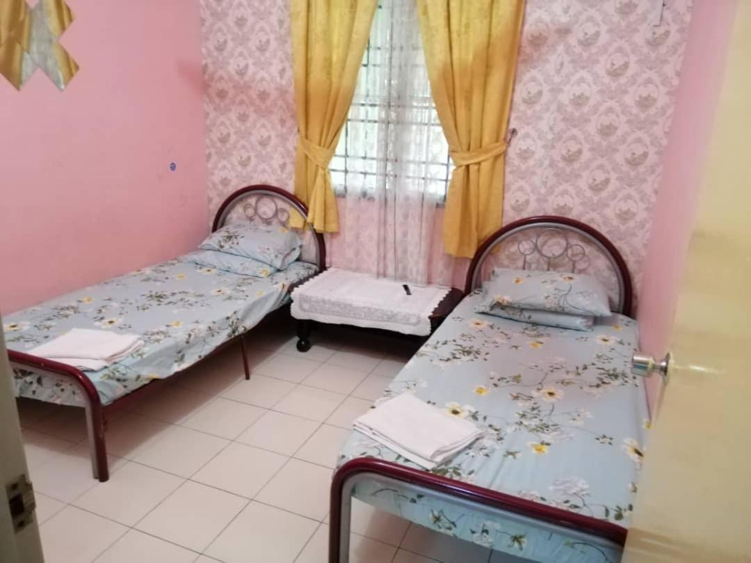 Homestay Perpaduan, Taman Bercham Raya Ulu Kinta Ipoh Perak Kampong Batu Lapan  Eksteriør bilde